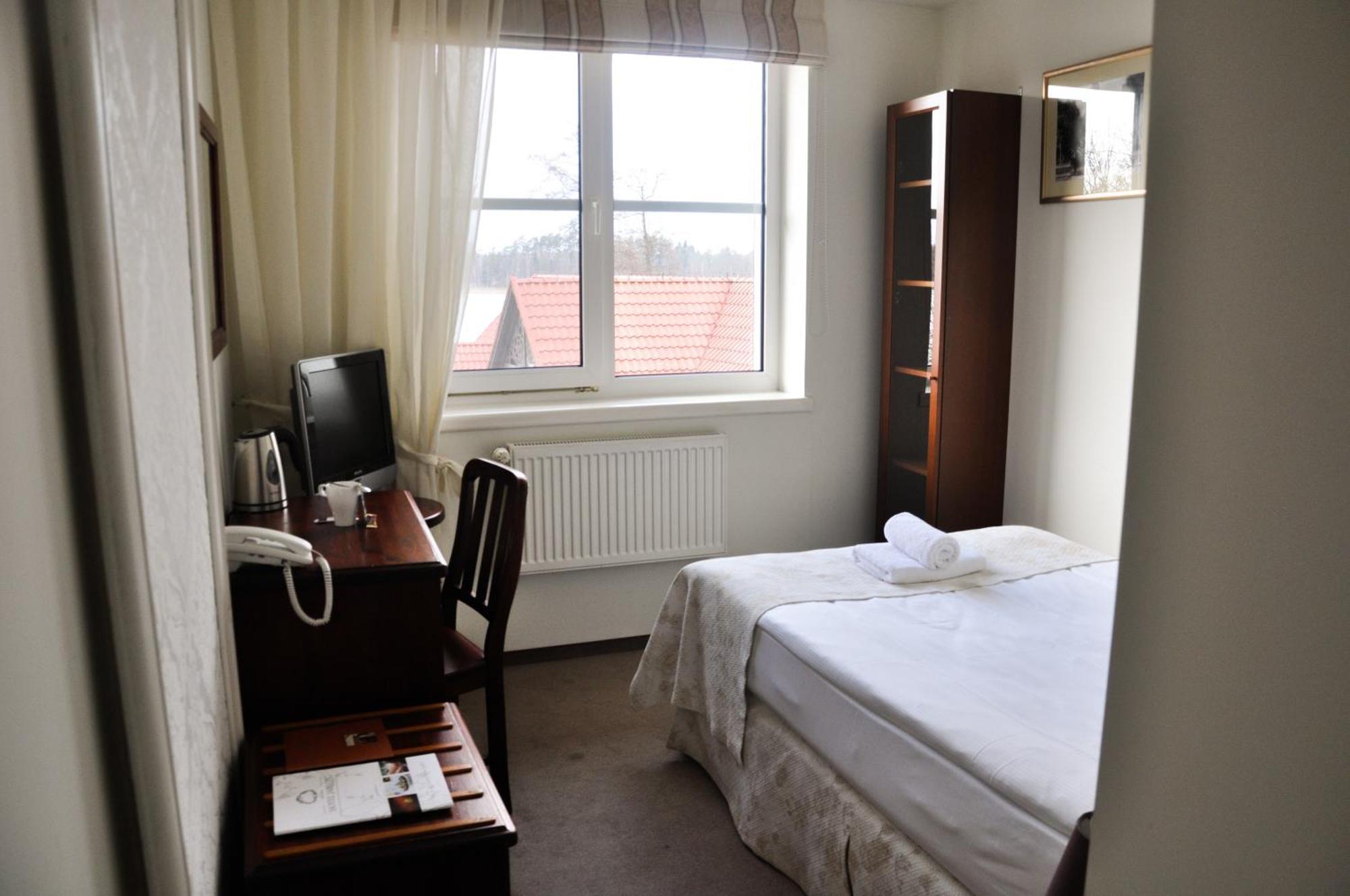 Jablon Lake Resort Pisz Værelse billede