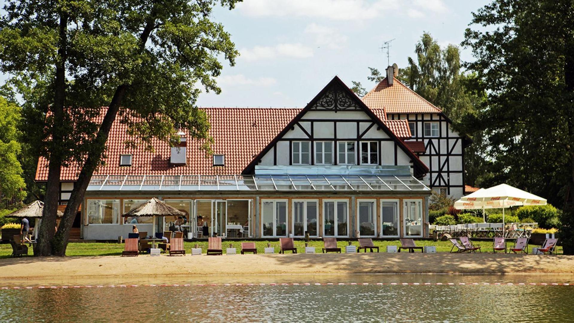 Jablon Lake Resort Pisz Eksteriør billede
