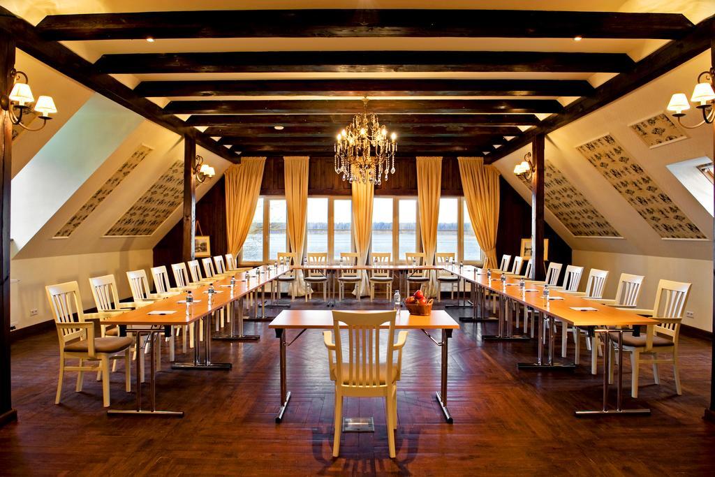 Jablon Lake Resort Pisz Eksteriør billede